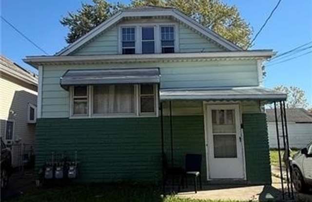 3 Courtland Avenue Gallery 1