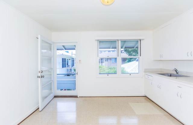 Waiola - upstairs 1 bedroom with 1 parking photos photos