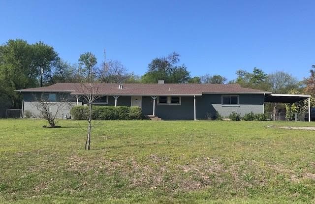 104 Townes Drive - 104 Townes Drive, Lakeside, TX 76108