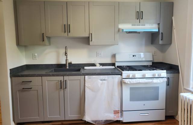 33 Holcomb Avenue photos photos