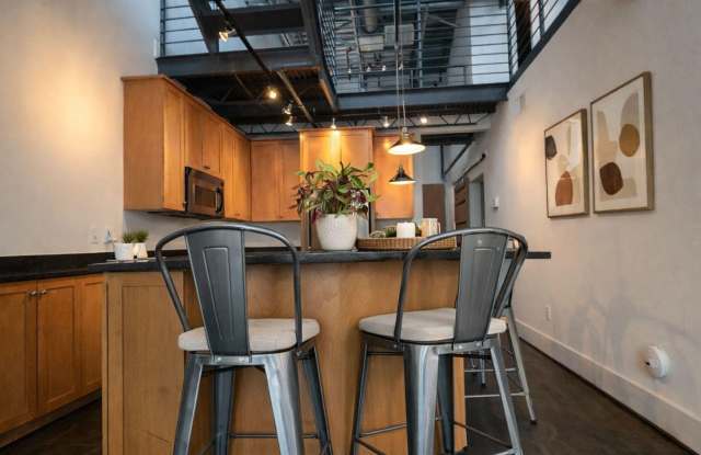 2328 CHAMPLAIN Street NW Gallery 4