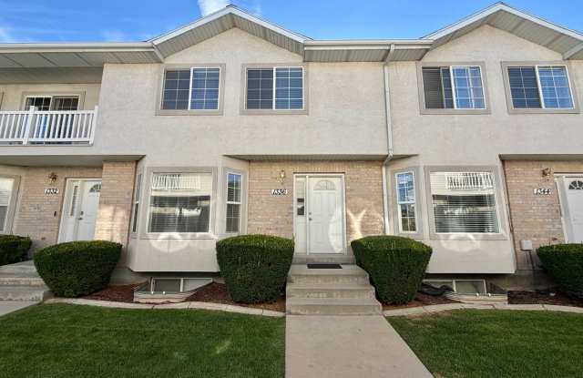 Updated 4-Bed, 3.5-Bath Townhome | New Basement + Minutes to BYU Gallery 1