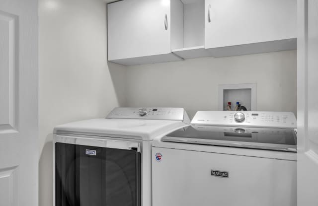 1946 Selby Ave photos photos