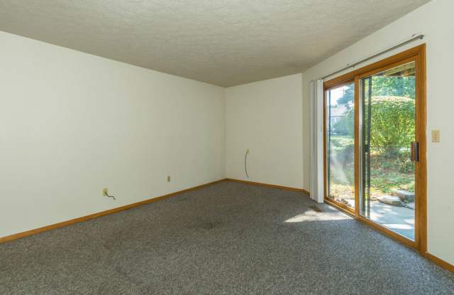 519 Henderson Crossing Gallery 4