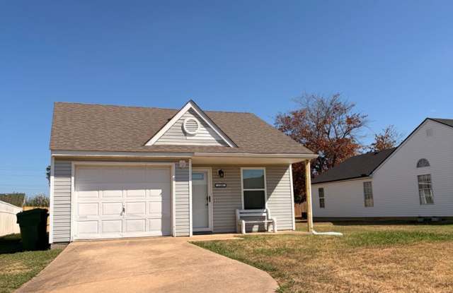 Three bedroom in Rogers, available NOW. photos photos