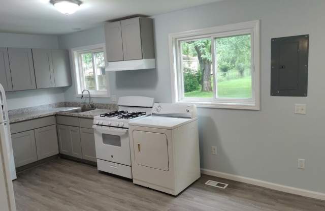 1131 Rambling Road Gallery 3