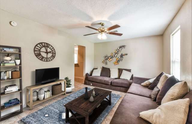 3 Bedr/ 1 bath Beautiful Home in Beaumont, TX Gallery 3