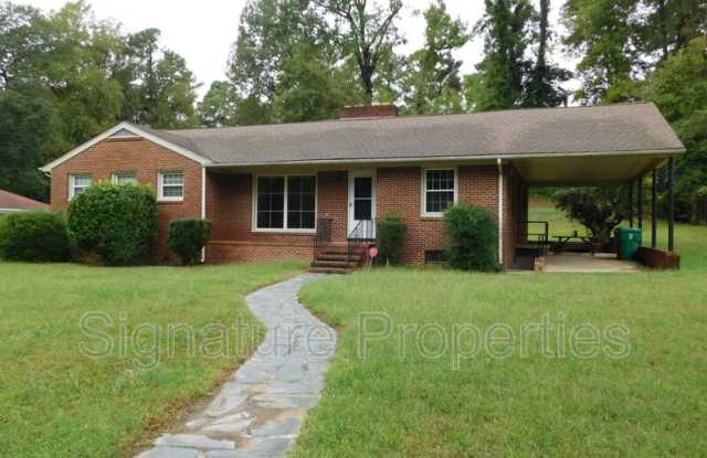137 Chesterfield Av - 137 Chesterfield Avenue, Colonial Heights, VA 23834