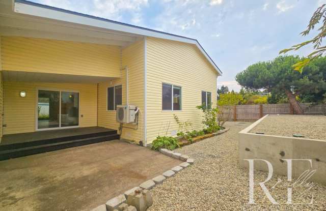 Neighborhood Beach Access + Cozy Charm | Point No Point photos photos