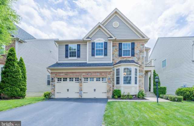 8727 RALEIGH Mews Gallery 1