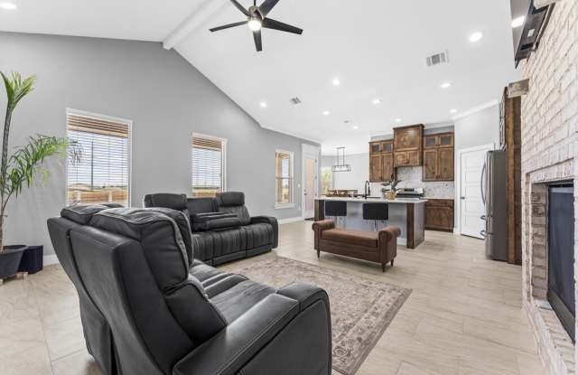 1001 Sparhawk Dr Gallery 3