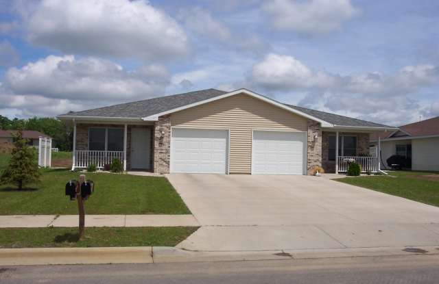 526 Landmann St - 526 Landmann Street, Tomah, WI 54660