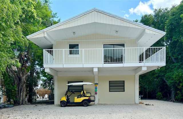 333 Bay View Ave - 333 Bayview Avenue, Key Largo, FL 33037