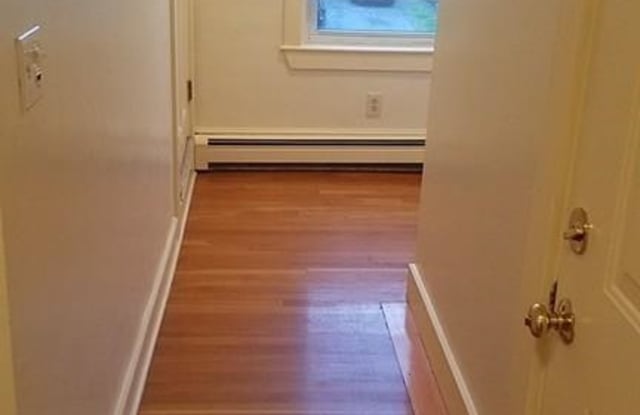 492 Central Street - 492 Central Street, Saugus, MA 01906