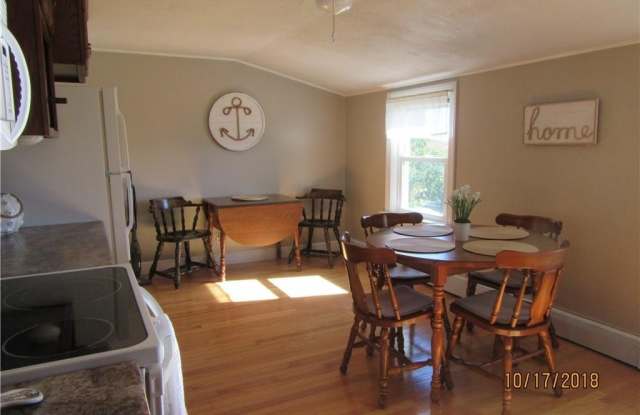 5443 Post Road Gallery 3