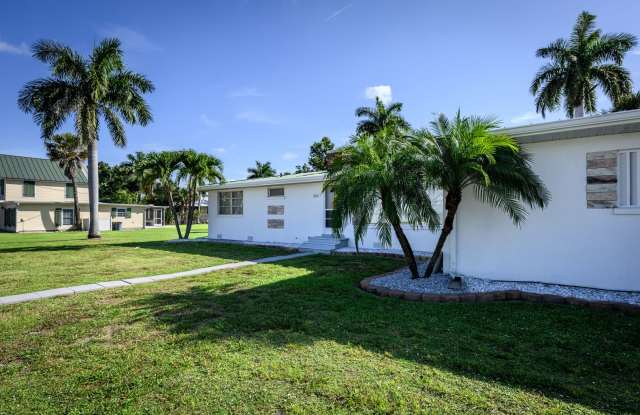 SEASONAL / SHORT-TERM RENTAL – Charming Downtown Punta Gorda Retreat Gallery 4