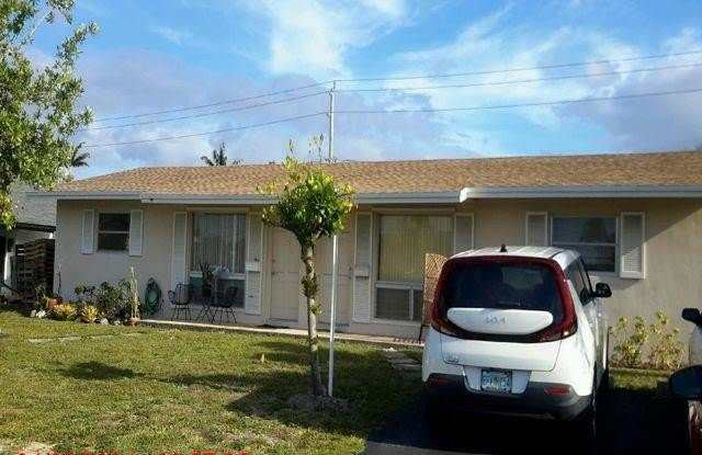 1911 NE 56th St photos photos