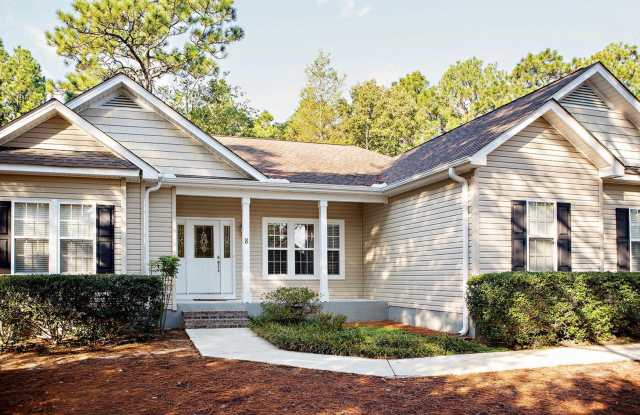 Charming 3BR House in Pinehurst - 8 Starlit Lane, Pinehurst, NC 28374