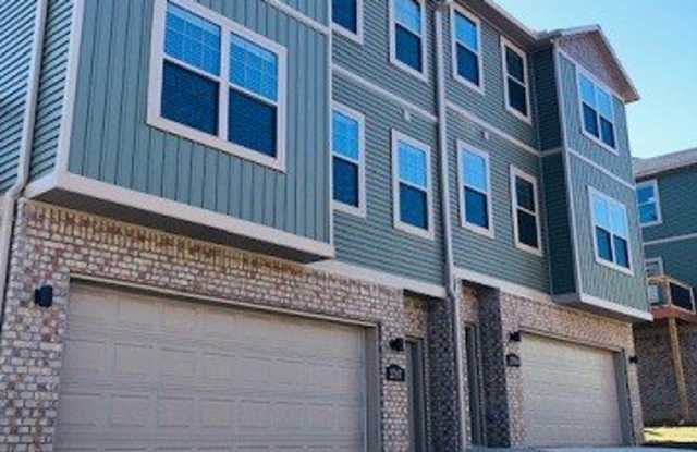 2809 W Blackstone Crossing photos photos
