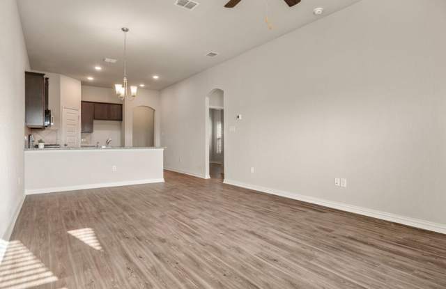 AVAILABLE NOW! STUNNING 3 BEDROOM DUPLEX LOCATED IN CONVERSE, TX! Gallery 3