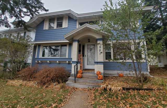 AVAILABLE JUNE - 5 Bed 2 Bath Close to Campuses - 1927 East 6th Street, Duluth, MN 55812