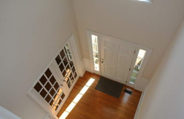 2108 Summit Drive Gallery 2