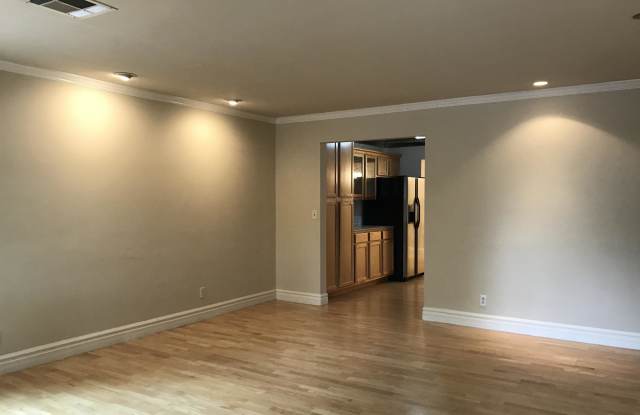 2518 E MONTECITO Avenue Gallery 4