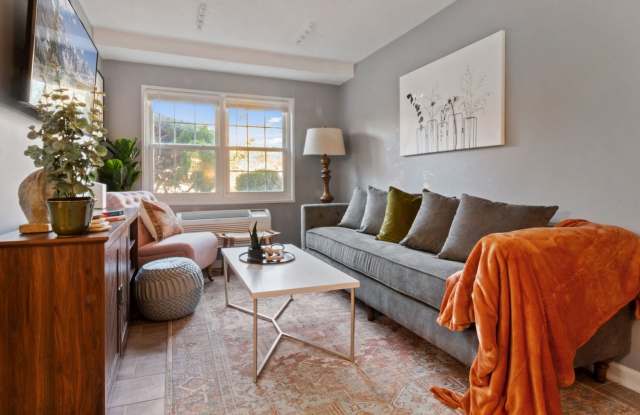 Plug and Play Luxury Condo Next to the Metro: Parking & Utilities Included photos photos