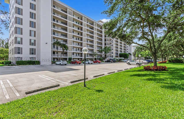 3250 N Palm Aire Dr photos photos 3250 N Palm Aire Dr photos photos