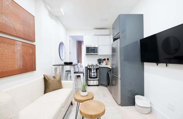 515 West 48th Street - 515 West 48th Street, New York City, NY 10036