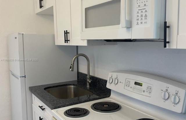 217 SW 21st Ave - 217 Southwest 21st Avenue, Miami, FL 33135 217 SW 21st Ave - 217 Southwest 21st Avenue, Miami, FL 33135