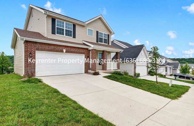 Spacious 4-Bedroom Home for Rent Near Butler Lake Gallery 3