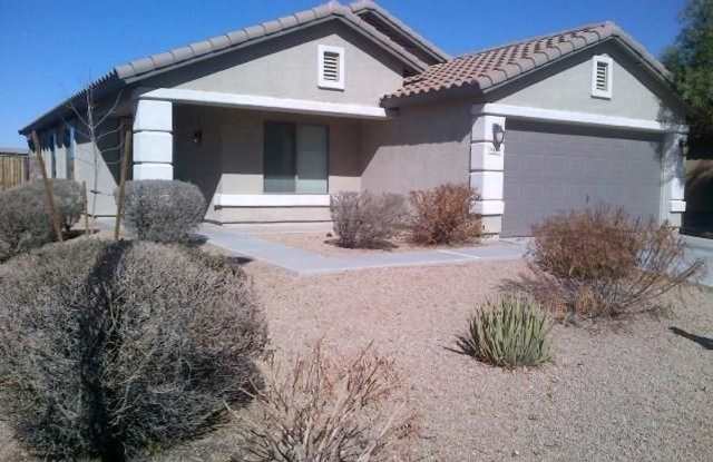 4 bed 2 bath home in Laveen Gallery 1