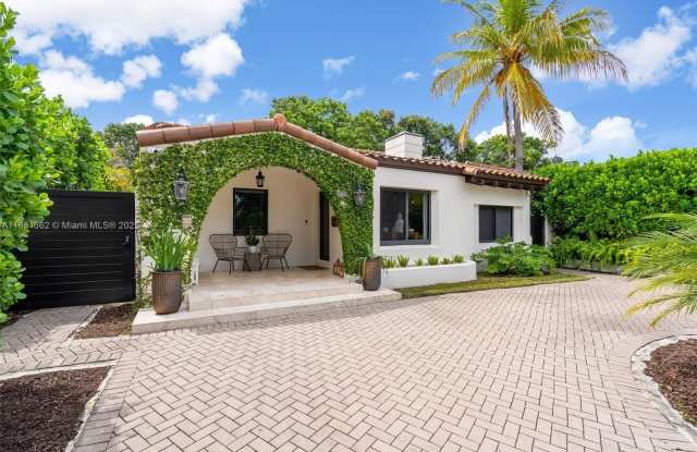 1642 SW 16th St photos photos