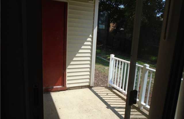 Newpointe Condos Gallery 4