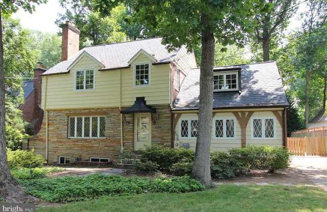 8017 HAMPDEN LN Gallery 2