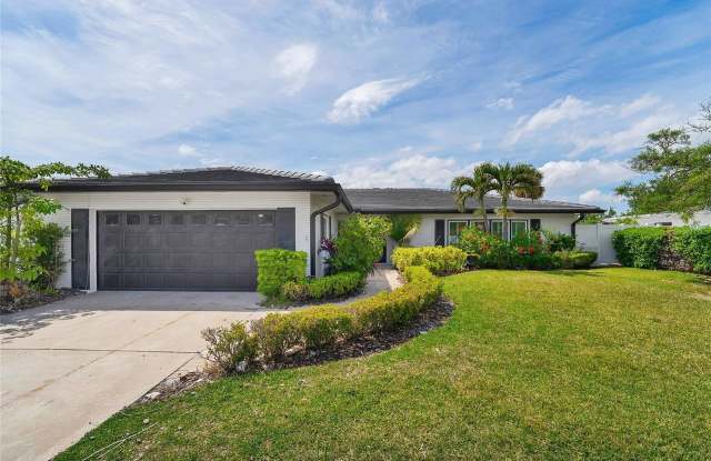 3944 DORAL DRIVE - 3944 Doral Drive, Town 'n' Country, FL 33634