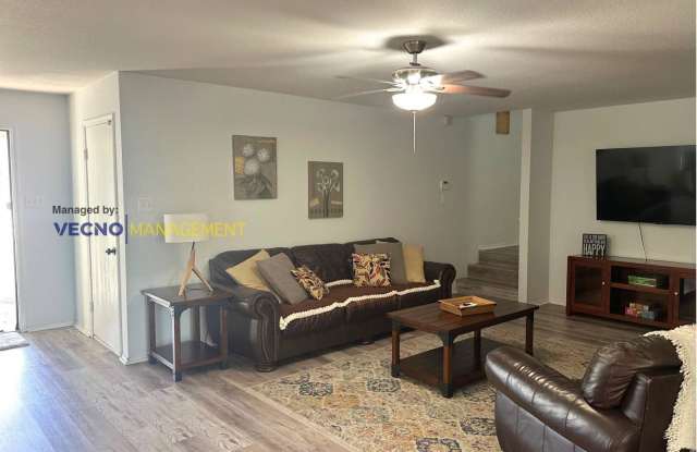 11922 Meadow Wells Gallery 2