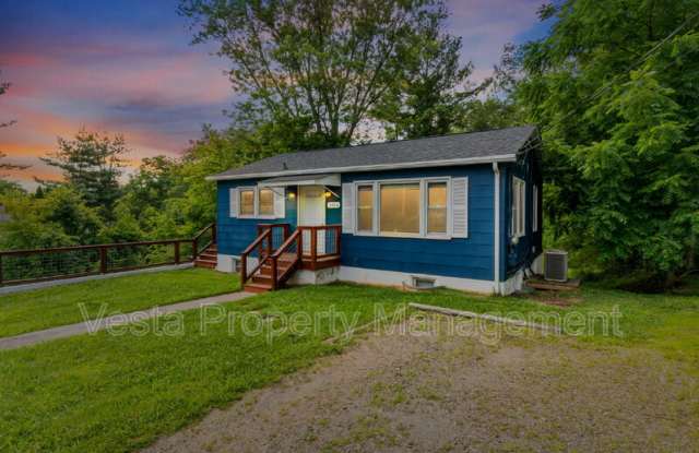 131 Moody Avenue photos photos