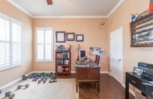 6104 PARKSET DRIVE Gallery 4