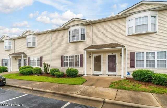 3809 E Vancroft Circle Gallery 1