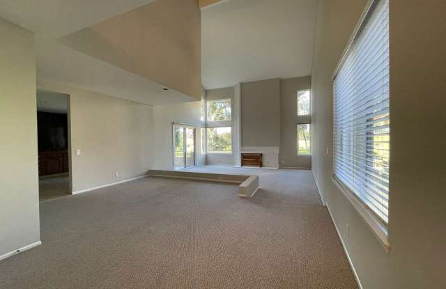 Impeccable end-unit La Mancha townhome in Mission Viejo photos photos