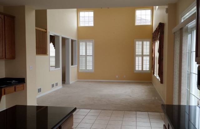 Four Bedroom Home in Walnut Trails Gallery 3