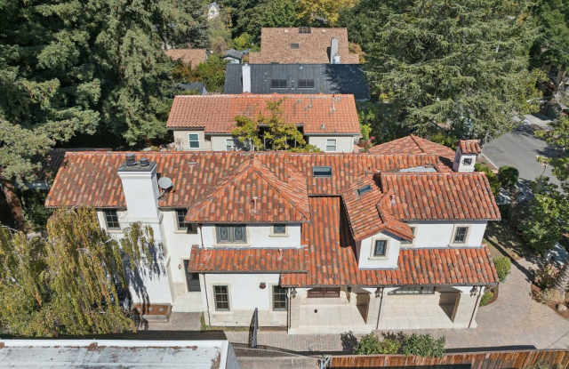 A Distinctive California Mediterranean Residence in Old Palo Alto Gallery 4