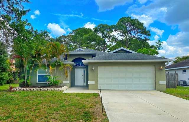 4251 MOLOKAI DRIVE - 4251 Molokai Drive, Lake Sarasota, FL 34241