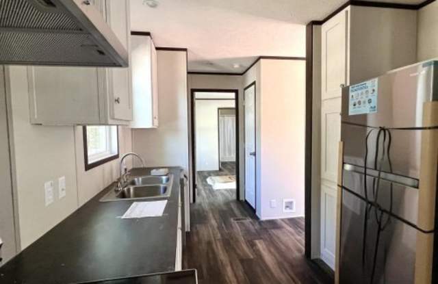 213 Robin Dr. photos photos