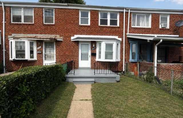 Dundalk Townhome with Finished Lower Level and Fenced Yard photos photos
