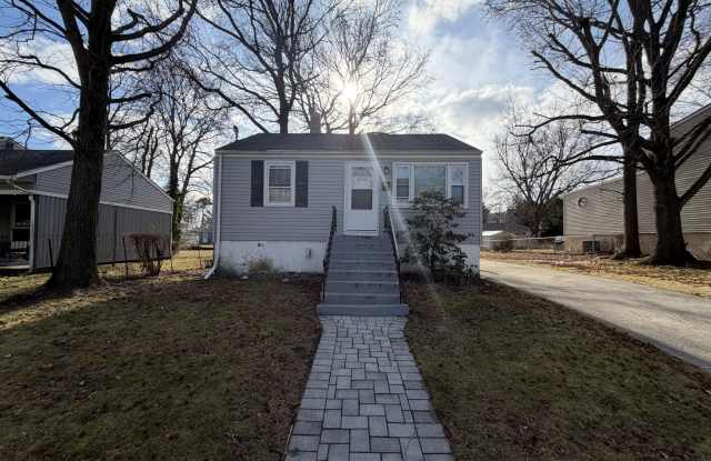 2022 W Lake Avenue photos photos