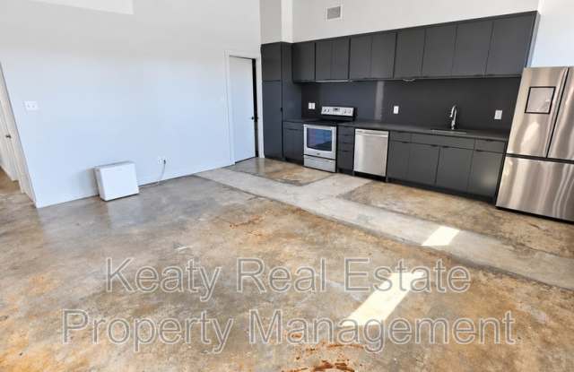 136 E Cypress St Gallery 2
