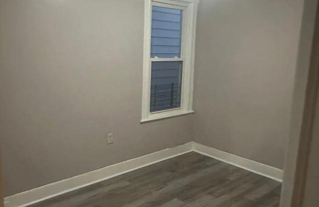 Spacious 3BR House in East Orange Gallery 4